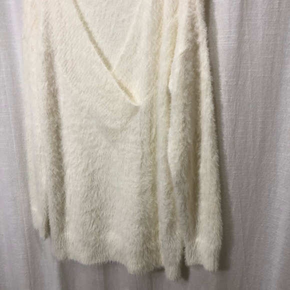 A NEW DAY TARGET off white v-neck sweater - Picture 2 of 8